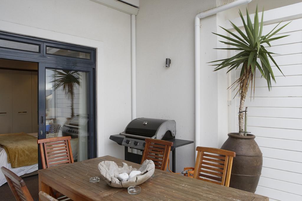 Marine Square Luxury Suites Hermanus Exterior foto