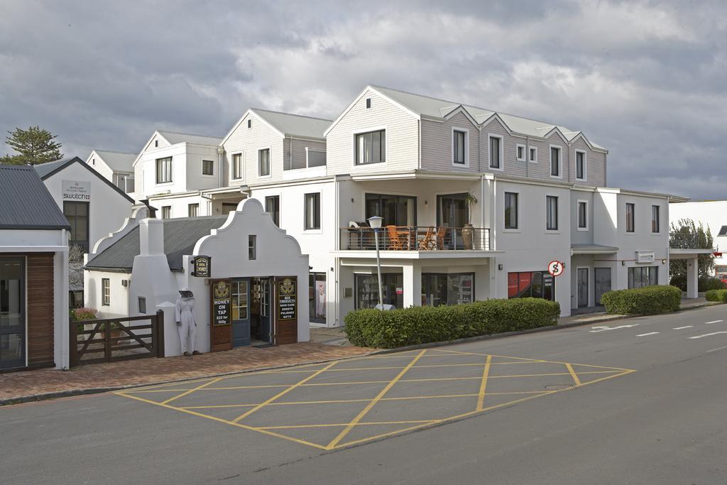 Marine Square Luxury Suites Hermanus Exterior foto
