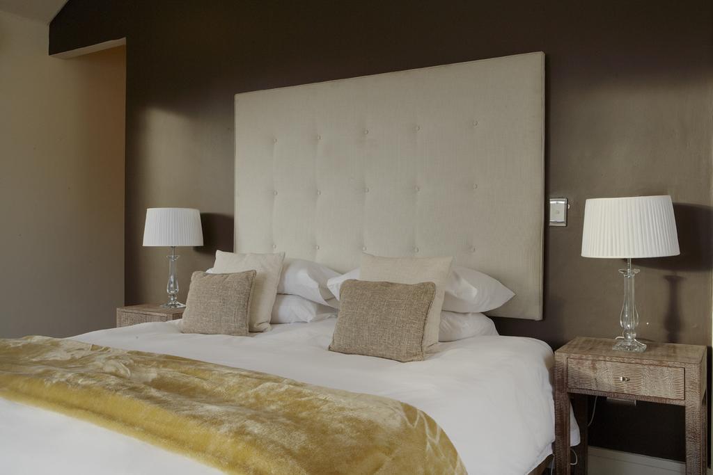 Marine Square Luxury Suites Hermanus Exterior foto