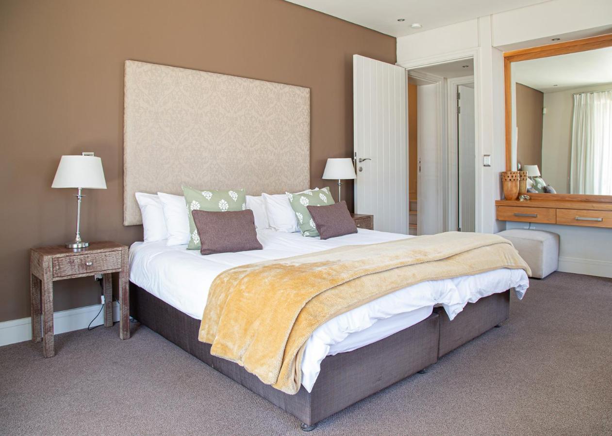 Marine Square Luxury Suites Hermanus Exterior foto