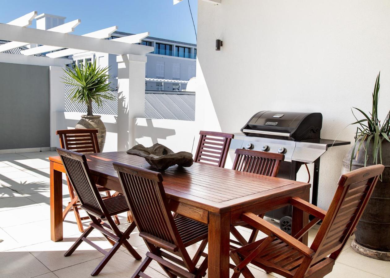 Marine Square Luxury Suites Hermanus Exterior foto