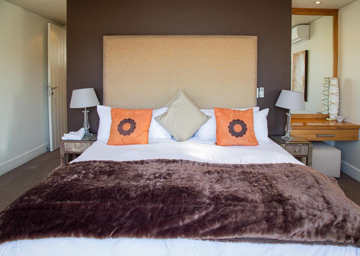Marine Square Luxury Suites Hermanus Exterior foto