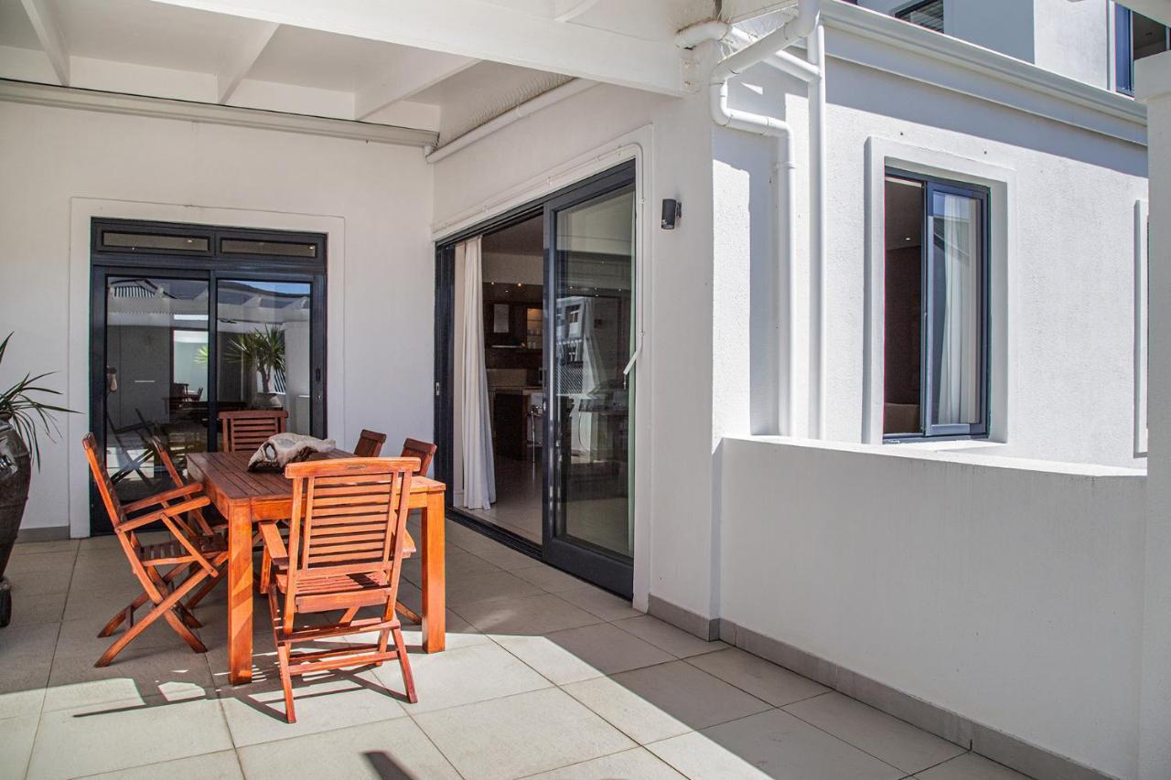 Marine Square Luxury Suites Hermanus Exterior foto