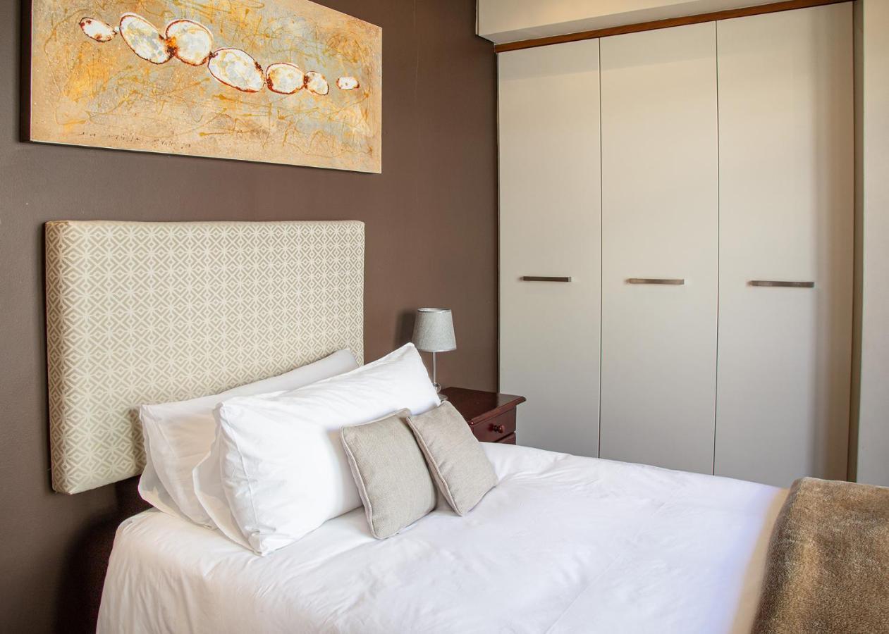 Marine Square Luxury Suites Hermanus Exterior foto