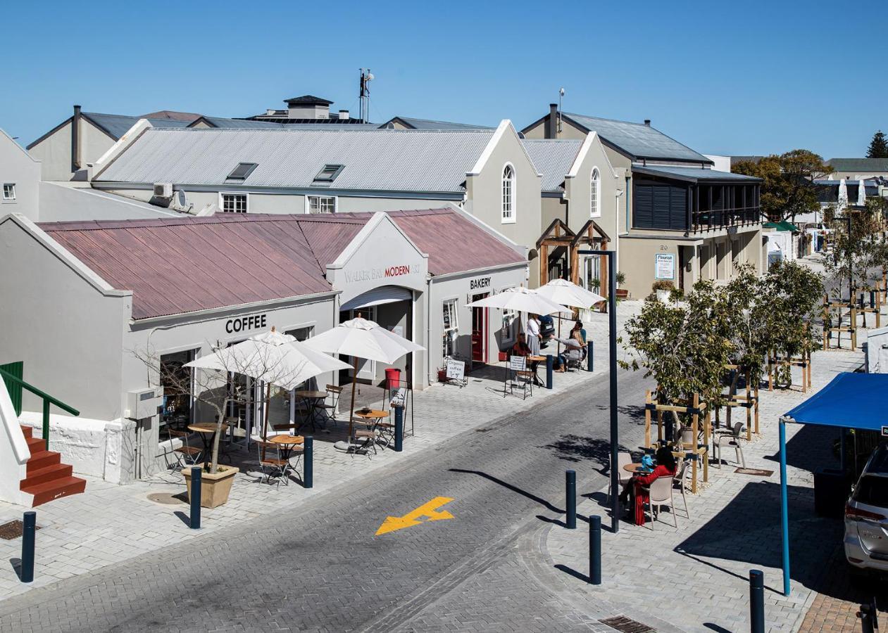 Marine Square Luxury Suites Hermanus Exterior foto